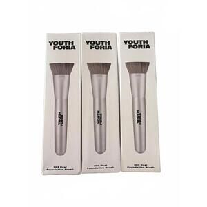 Youth Foria 303 Oval Foundation Brush